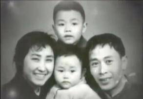 星空官网-
2002年的第一场雪 刀郎的两次消失 究竟为何才他竟如此撕心裂肺(图6) 星空官网-
2002年的第一场雪 刀郎的两次消失 究竟为何才他竟如此撕心裂肺(图6)