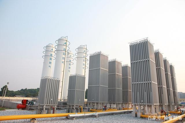 巴黎全力挽留姆巴佩 开4000万年薪续约_星空官网(图2) 星空官网